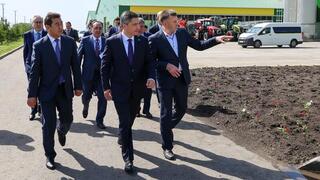 Олжас Бектенов проверил исполнение поручений Президента по развитию сельского хозяйства в СКО и провел встречу с аграриями