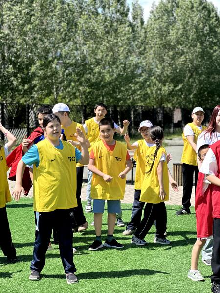 День защиты детей: инклюзивные спортивные состязания провели в Астане