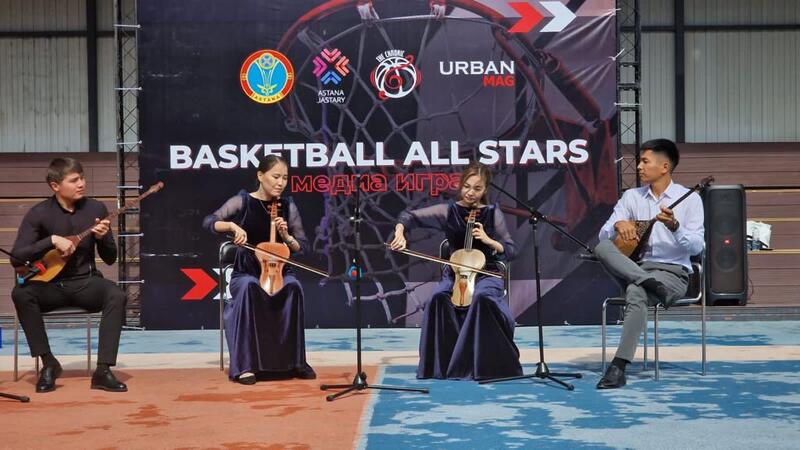 Турнир по баскетболу среди блогеров и спортсменов провели в столице