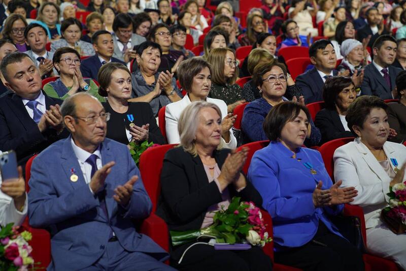 «Укрепление статуса и повышение квалификации педагогов, создание условий для их творческой самореализации - ключевые приоритеты» - министр просвещения Жулдыз Сулейменова