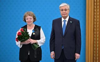 Акмолинская журналистка удостоена государственной награды «Ерең еңбегі үшін»