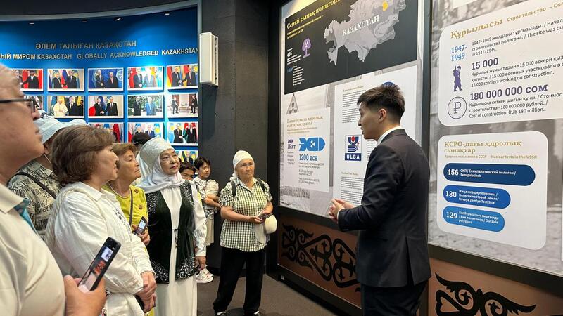 В Астане пенсионеры по-особенному отметили День государственных символов