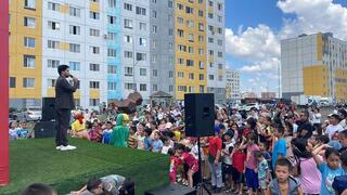 В жилых массивах Астаны проходят праздничные концерты в честь Дня столицы