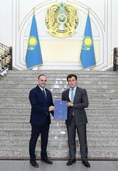 Новый Посол Израиля вручил копии верительных грамот в МИД Казахстана