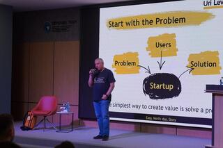 В Almaty Hub стартовал воркшоп Uri Levine - сооснователя Waze и Moovit