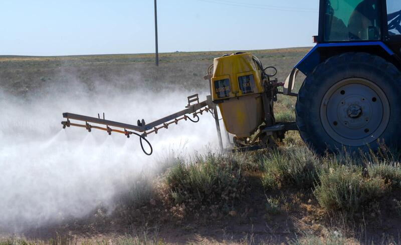 МИНИСТР СЕЛЬСКОГО ХОЗЯЙСТВА РК ПРОВЕРИЛ ХОД БОРЬБЫ С САРАНЧОВЫМИ ВРЕДИТЕЛЯМИ В ТУРКЕСТАНСКОЙ ОБЛАСТИ