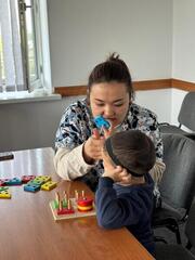 В Казахстане стартовал новый сезон круглосуточной слухоречевой реабилитации детей после кохлеарной имплантации