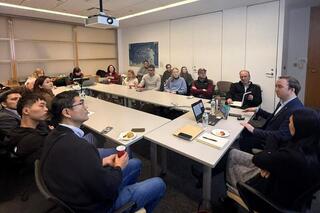 В Гарвардском университете прошла лекция по эволюции конституционного права Казахстана