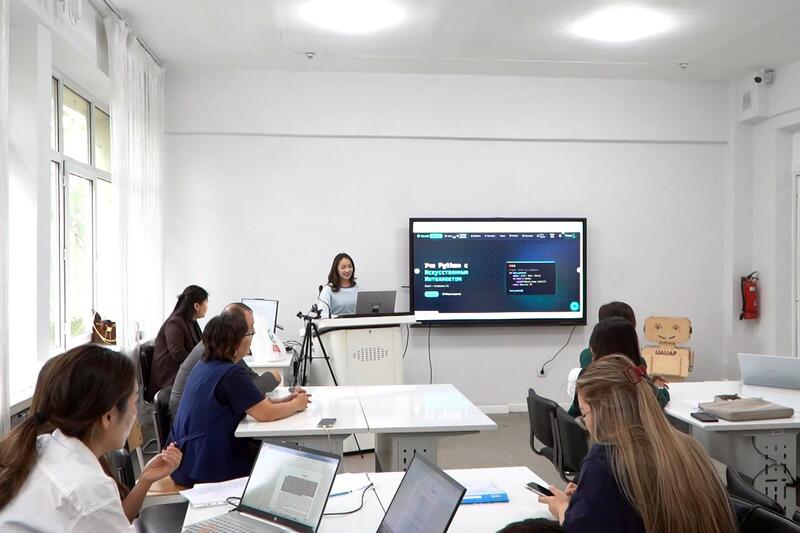«AI-SANA»: студенты Abai University разработали образовательные проекты на основе ИИ