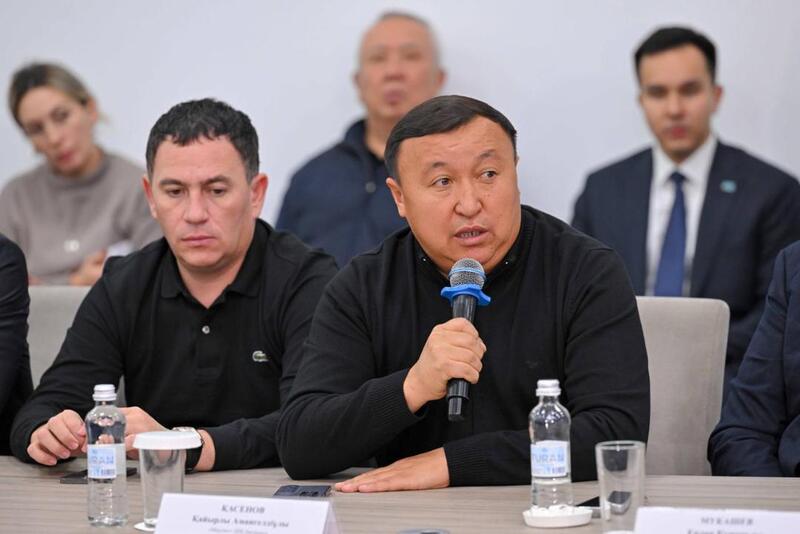 Айдарбек Сапаров обсудил с аграриями области Абай развитие АПК и меры господдержки