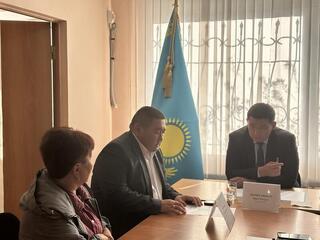 Сегодня в городском филиале партии «Amanat» аким города провел приём граждан