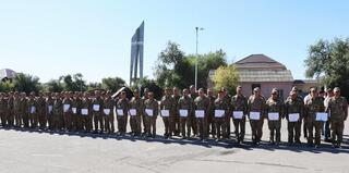 Аким Кызылординской области наградил спасателей МЧС за вклад в поддержку аграриев