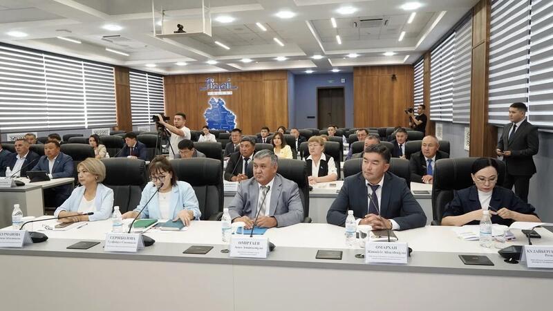 В СЕМЕЕ ПОСТРОЯТ ШКОЛУ BINOM НА 1400 МЕСТ: ДЕПУТАТЫ МАСЛИХАТА ПОДДЕРЖАЛИ РЕАЛИЗАЦИЮ ПРОЕКТА
