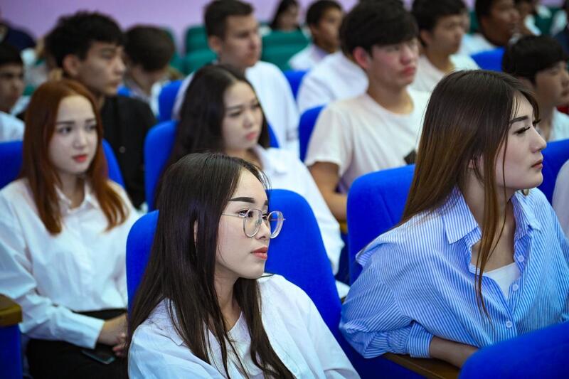 28 мая в рамках TARY FEST в Актюбинском высшем аграрно-техническом колледже имени Ш. Берсиева состоялись церемония возложения цветов к памятнику прославленного хлебороба Шыганака Берсиева и научно-практическая конференция «Ақтөбе – тарының астанасы»