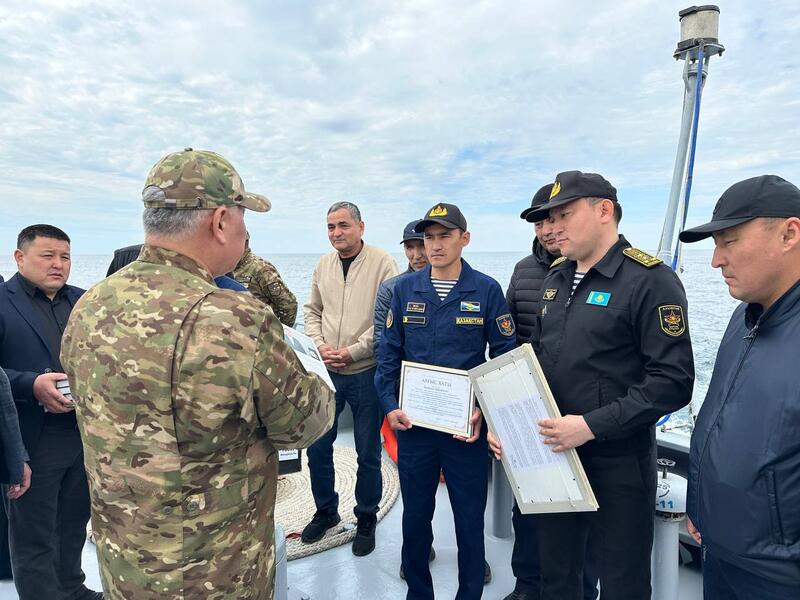 Делегация акиматов Западно-Казахстанской и Атырауской областей посетила воинскую часть в Актау