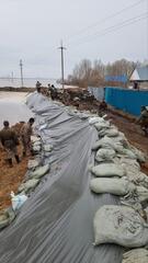 Более семисот военнослужащих Минобороны помогают населению справиться с водной стихией в Северо-Казахстанской области