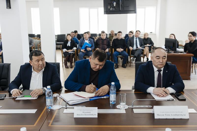 В Атырау состоялось совещание по вопросам развития пассажирских перевозок и расширения маршрутной сети