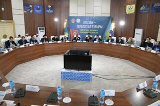 Круглый стол на тему «Конституция – фундамент независимого государства» провели в Астане