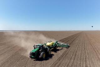 Аким области ознакомился с работой хозяйства «Лина Агро» в Бородулихинском районе