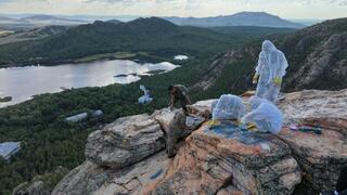 «Таза Қазақстан»: молодёжь Каркаралинска провела акцию по очистке скал от надписей