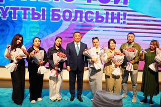 В городе Косшы еще 10 семей получили ключи от квартир