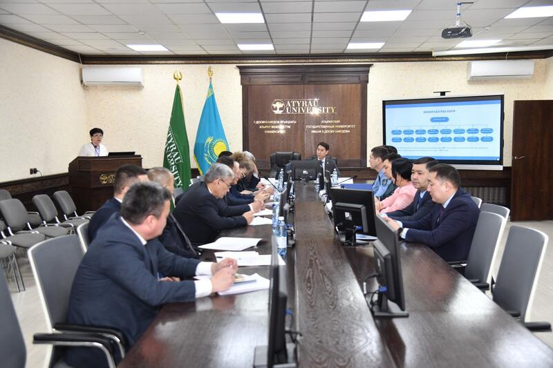 Член Центральной комиссии референдума Республики Казахстан Азамат Мақсотұлы Айманакумов прибыл в Атырау с рабочим визитом