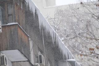 Кровли под контролем: управляющим компаниям напомнили о зимней безопасности