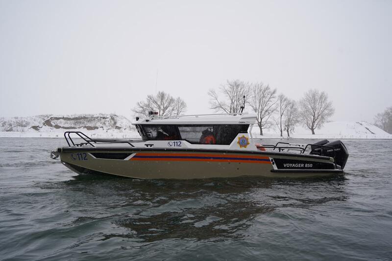 У спасателей ВКО появился современный спасательный катер «Voyager 850 Сabin»
