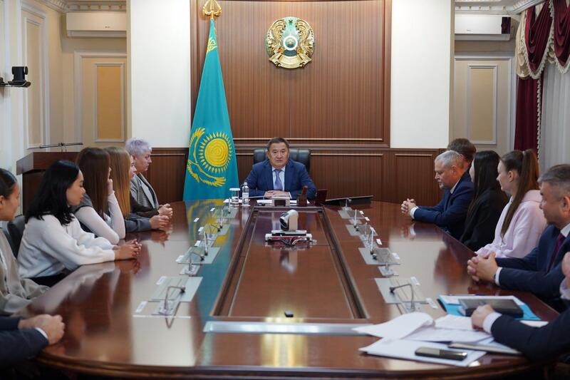 Аким Акмолинской области встретился с баскетбольной командой «Окжетпес»