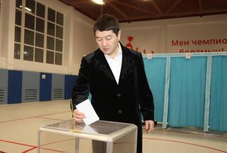 Аким Мангистауской области Нурдаулет Килыбай проголосовал на республиканском референдуме