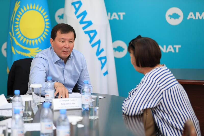 Асхат Шахаров рассмотрел личные вопросы граждан