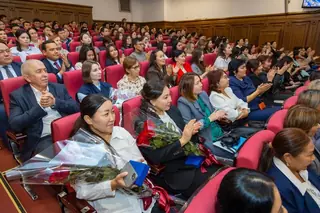 В Министерстве национальной экономики наградили сотрудников ко Дню Республики