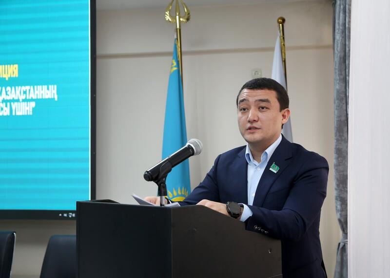 В Алматы состоялась диалоговая площадка с медицинскими работниками по вопросам конституционных изменений