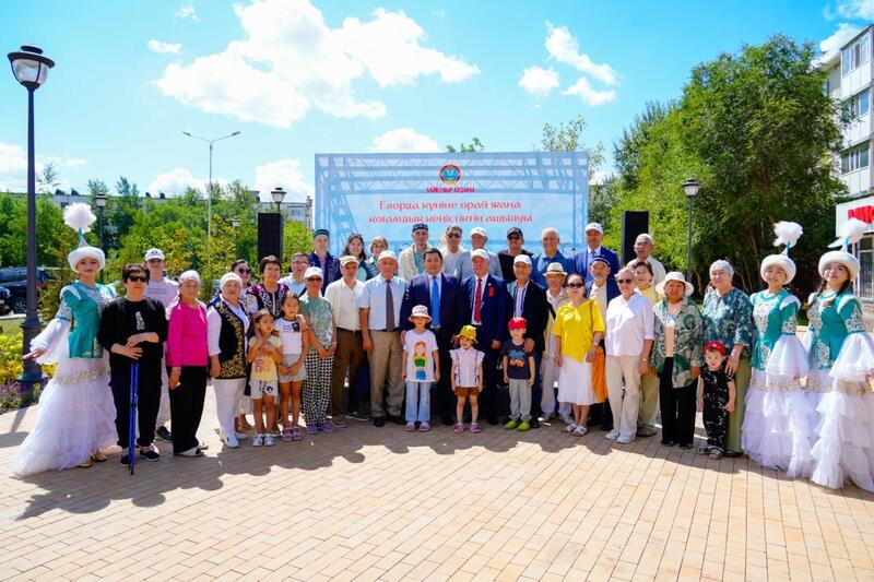 В районе «Байконыр» на месте пустыря появился современный сквер