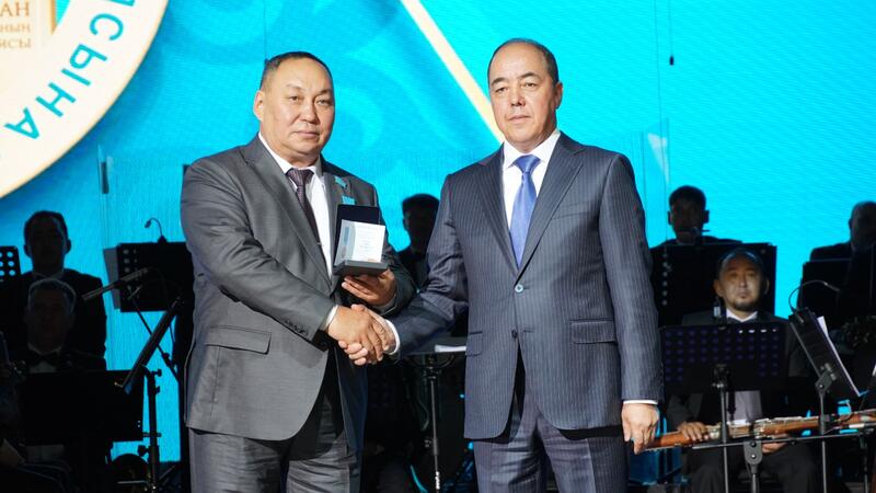 Конституция – прочная опора независимости страны