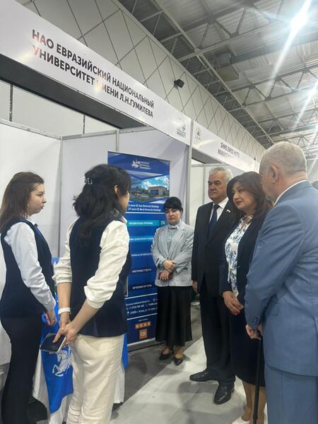 Казахстанские вузы представлены на международной выставке в Душанбе