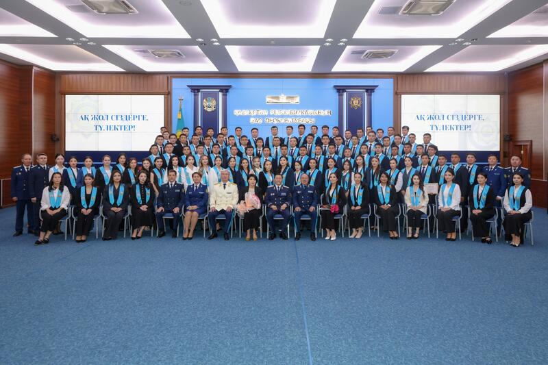 Академия выпустила новых сотрудников