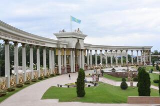 Аким Алматы ознакомился с проектом комплексной реконструкции Парка Первого Президента