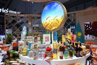 Аким Алматы посетил Международную импортную выставку в Шанхае