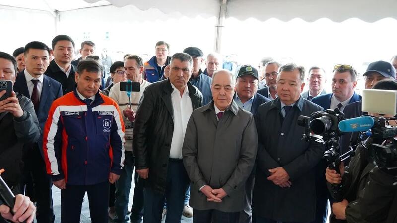 В Уральске заложили капсулу времени в честь начала строительства дорог и моста в районе Акжайык