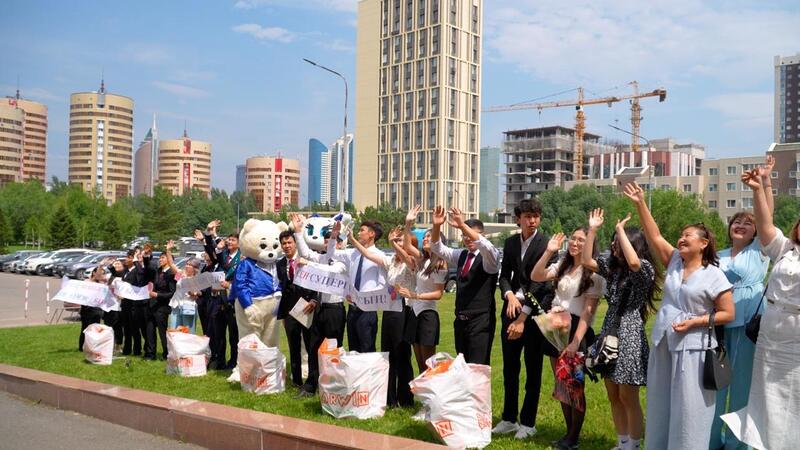 Астанинские выпускники организовали благотворительную акцию