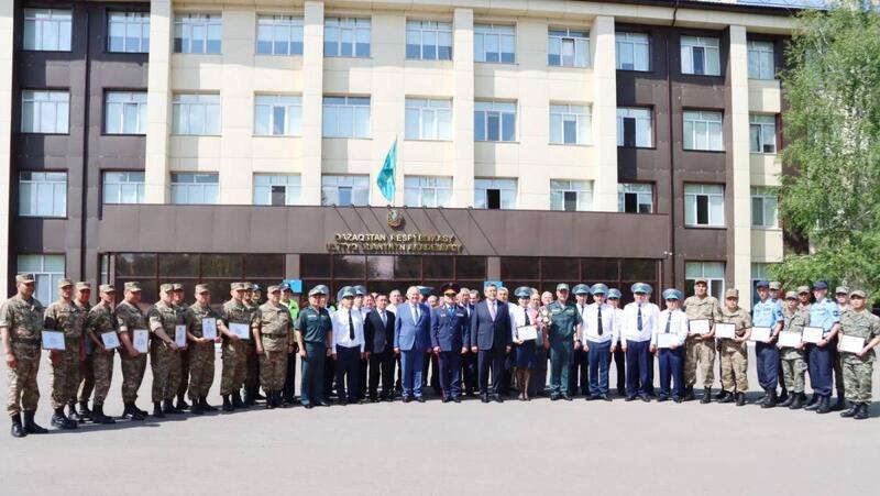 Награды от министра внутренних дел РК получили полицейские и военнослужащие в СКО