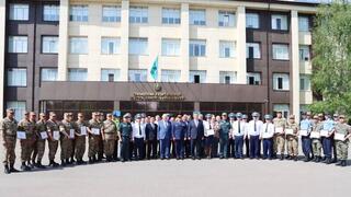 Награды от министра внутренних дел РК получили полицейские и военнослужащие в СКО