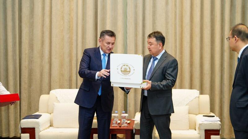 Аким ВКО провел ряд важных встреч в Китае
