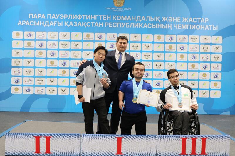 Спортсмены Астаны завоевали несколько медалей на чемпионате страны по пара пауэрлифтингу