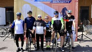 «Таза Қазақстан»: участники велопробега в Астане убрали территорию от мусора после заезда