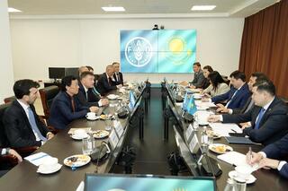 Айдарбек Сапаров провёл встречу с Генеральным директором ФАО Цюй Дунъюйем  