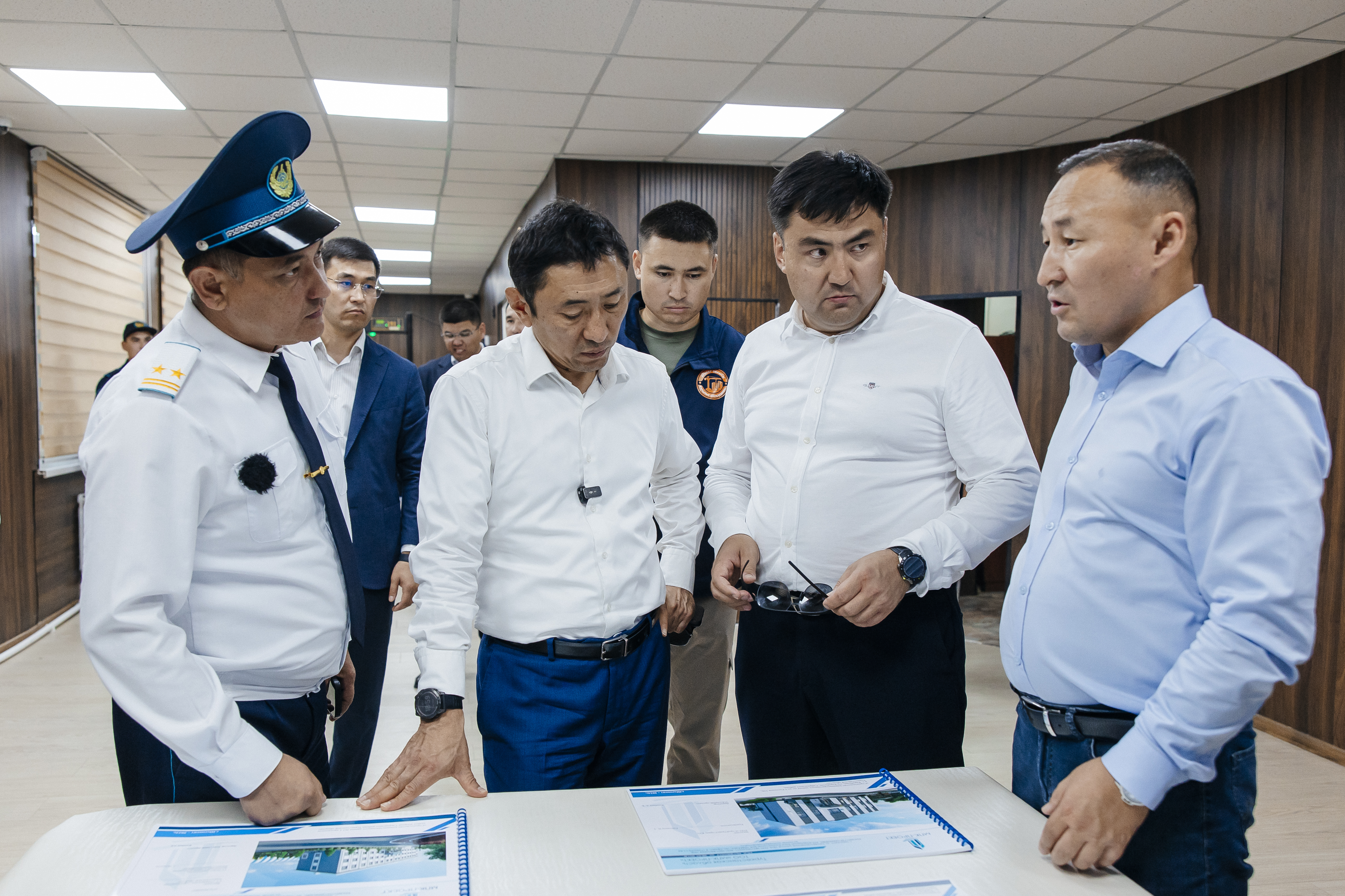 Болат Акчулаков проинспектировал проблемные объекты Макатского района