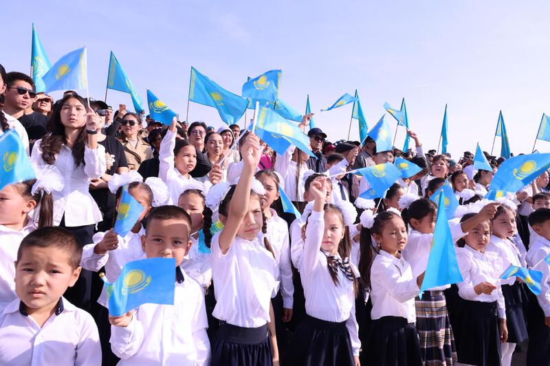 В Жетісу в честь Дня Республики состоялась церемония поднятия Государственного флага