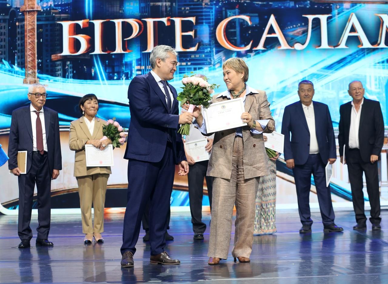 Строителей Алматы поздравили с профессиональным праздником